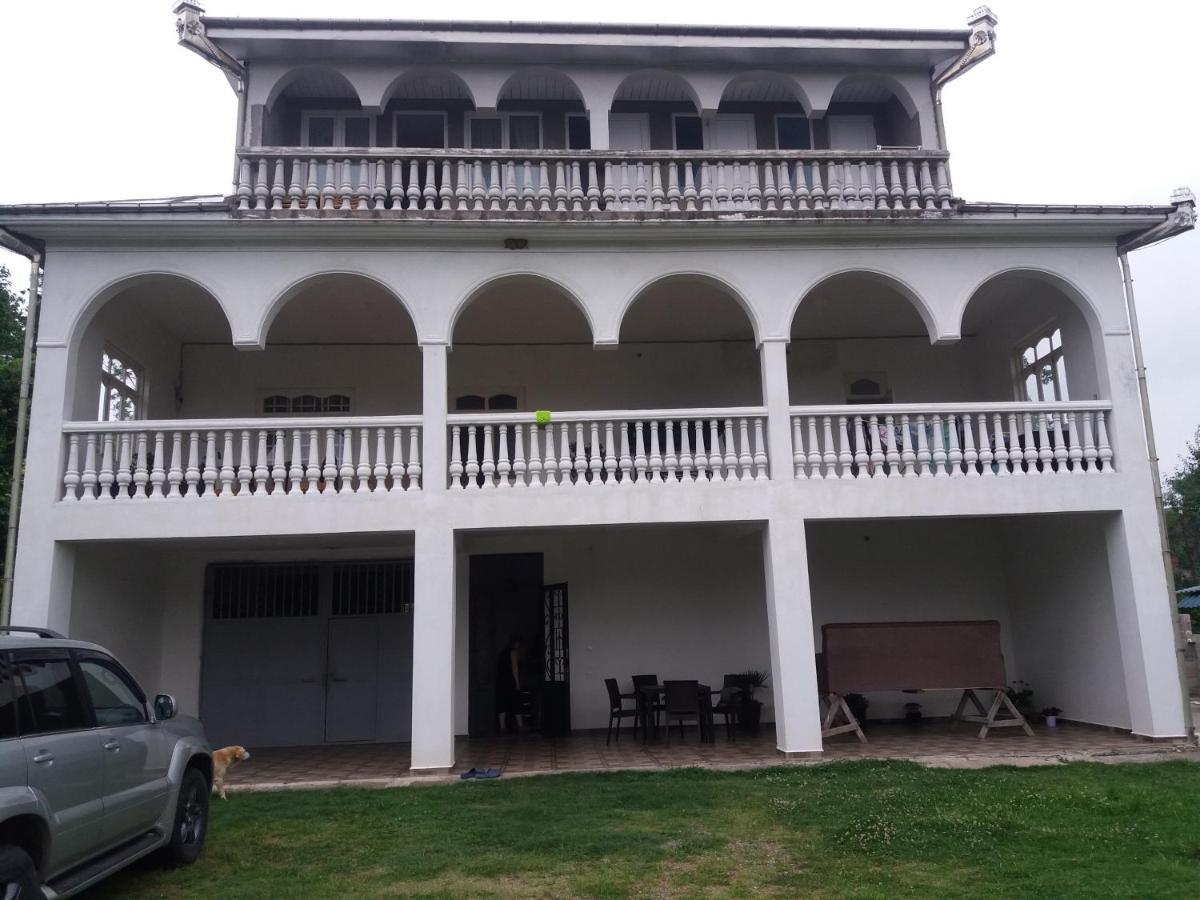Anamaria Hotel Batoemi Buitenkant foto