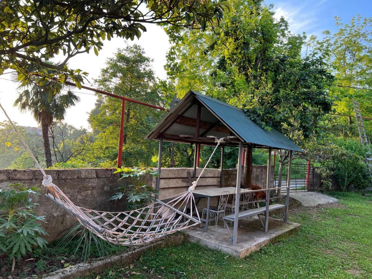 Anamaria Hotel Batoemi Buitenkant foto