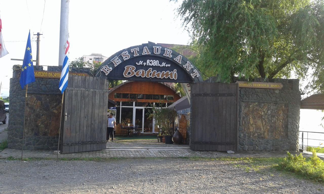 Anamaria Hotel Batoemi Buitenkant foto
